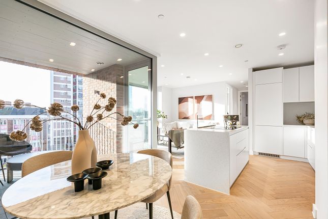 2-bed flat on Mapple Path, Hackney Downs, E5, London, £685,000