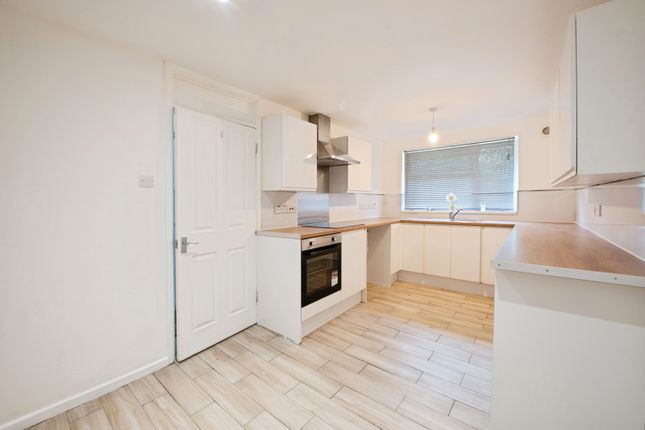 26, Homer Close, Hampshire photo 2
