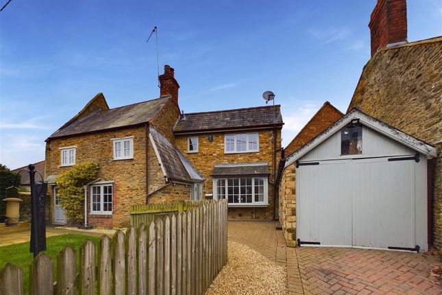 Thumbnail Cottage for sale in Overstone Road, Moulton