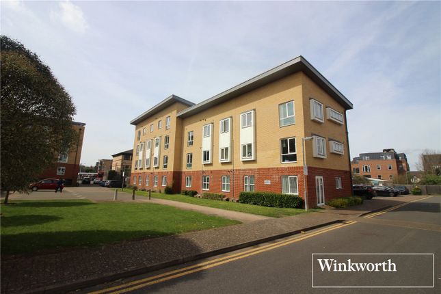 Thumbnail Flat to rent in Whitehall Close, Borehamwood, Hertfordshire