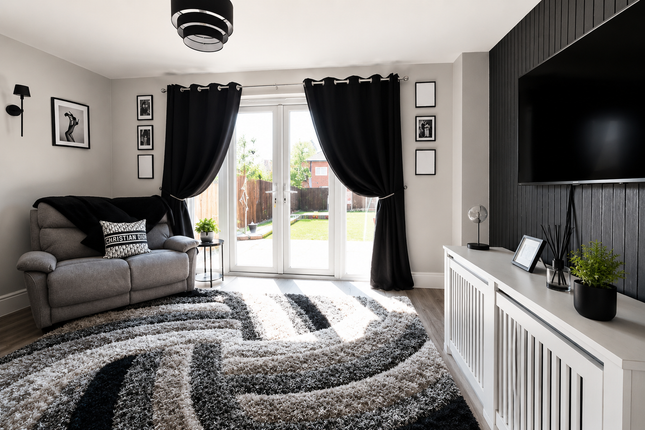 7, Stoneham Close, Witham photo 4
