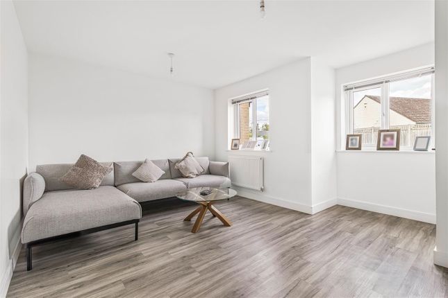 19, Terence Place, Fordham photo 4