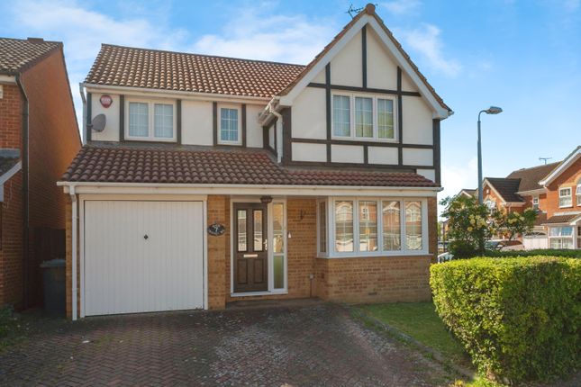 Detached house for sale in Crabtree Way, Dunstable, Central Bedfordshire