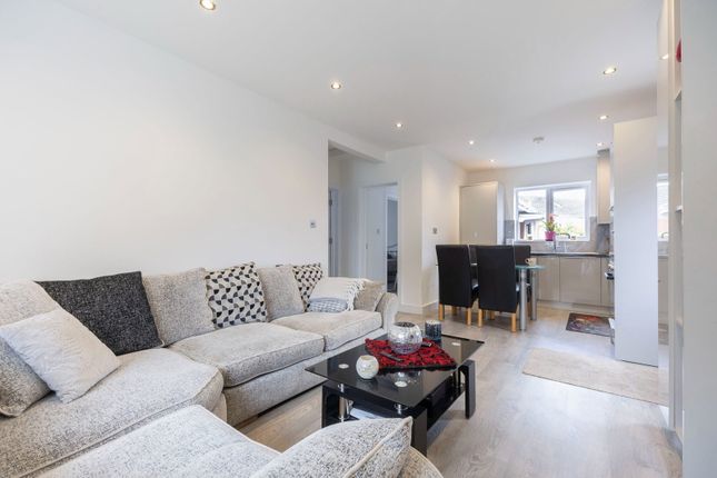 6, Kingsmead Close, Cheltenham photo 4