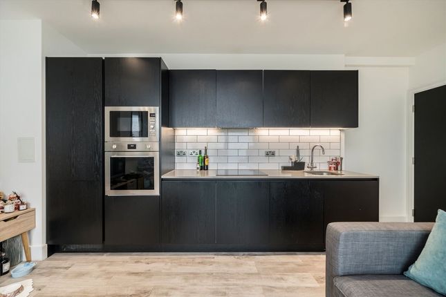 Flat 1807, Icon Tower, 8, Portal Way, London photo 2
