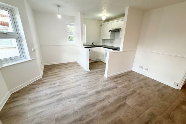 2, Maulden Court, St Albans photo 2