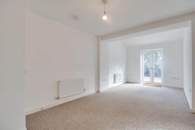 Flat 2, Holly Court, 115 Adelaide Road, Southampton photo 3