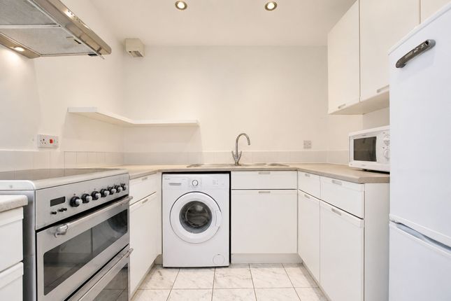 20 Otter Close, London photo 2