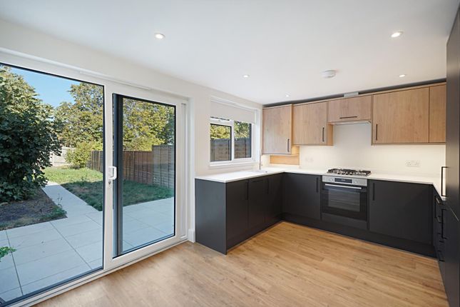 36, Faversham Road, London photo 4