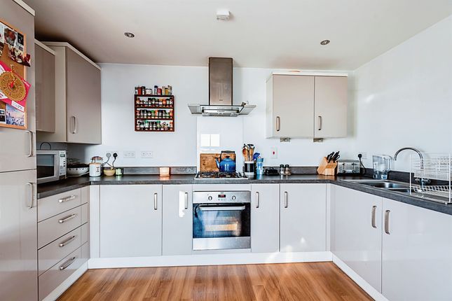 Flat for sale in Smith Court, Wallingford