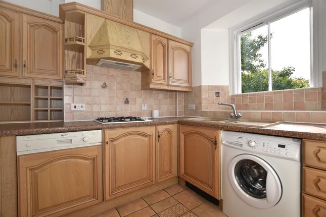 Flat to rent in Woodford Road, London