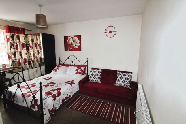 5, Hadlow Croft, Birmingham photo 5
