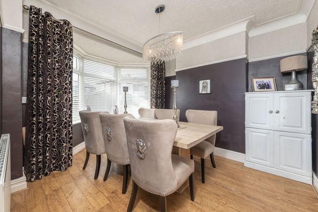 18, Barrowby Avenue, Leeds photo 3