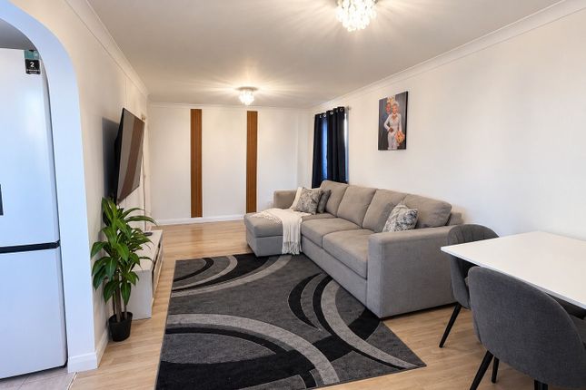 St. Leonards Close, Grays photo 2