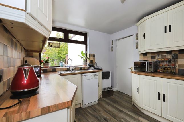 59, Pennhouse Avenue, West Midlands photo 4