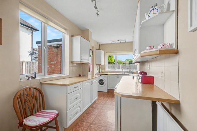 4, Long Lane, Nottingham photo 4