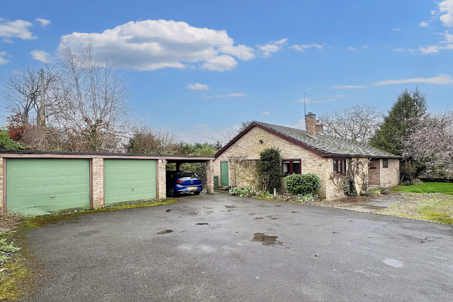Detached bungalow for sale in Stanford Road, Faringdon