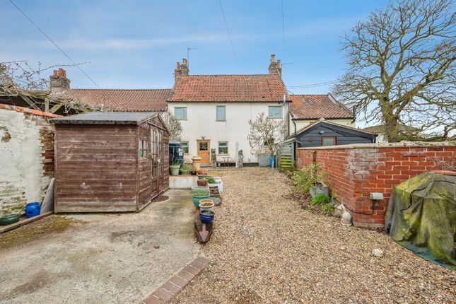 The Cottage, The Street, NORTH WALSHAM photo 3