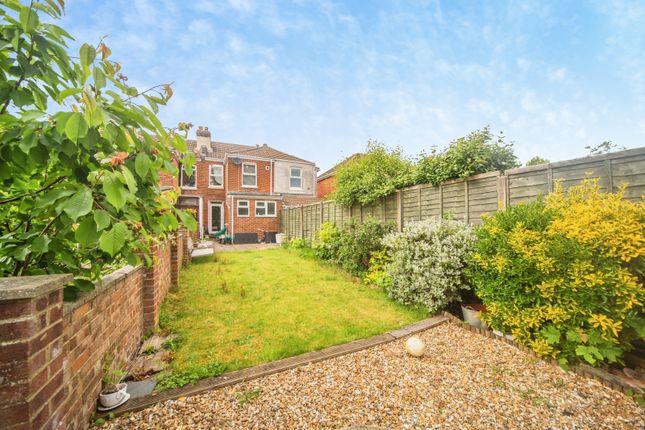 95, Norham Avenue, Hampshire photo 4