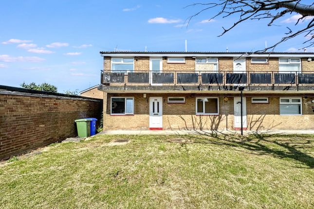 1-bed flat on 90, Holystone Avenue, Blyth, £20,000