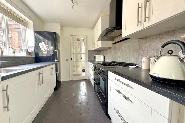 23, Stokenchurch Place, Milton Keynes photo 3