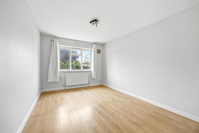 19 Tenby House, Bourne Avenue, Hayes photo 4