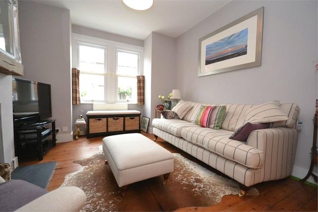 16, Mill Plat Avenue, Isleworth photo 4