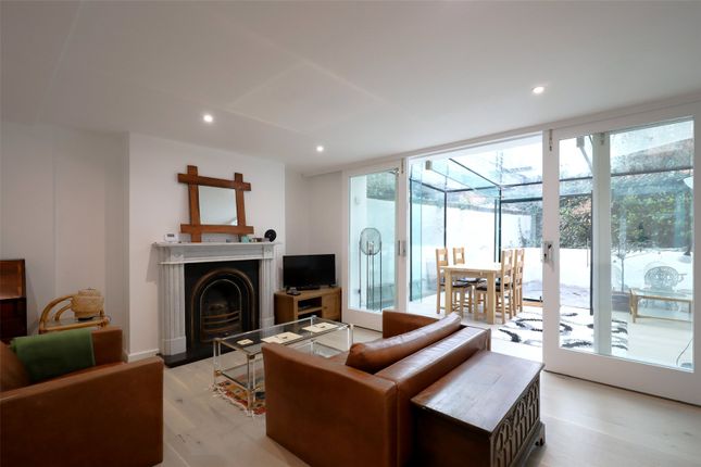 Flat for sale in Addison Road, Holland Park