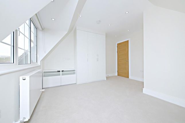 Flat 8 26, Beechcroft Avenue, London photo 4