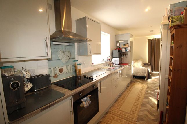 39, Seaview Park, Sheerness photo 3