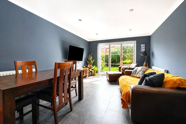 27, Waverley Close, Kent photo 4