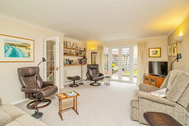 32, Carters Close, Newport Pagnell photo 2