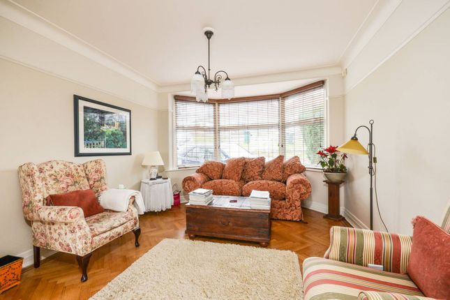 Detached house to rent in Wise Lane, Mill Hill, London