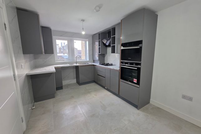 48, Rossefield Road, Bradford photo 3