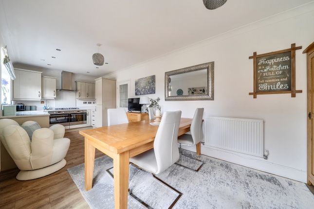 34, Langley Grove, Tewkesbury photo 4
