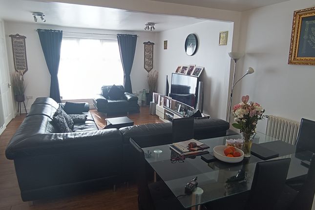 41, Branch Road, Ilford photo 4
