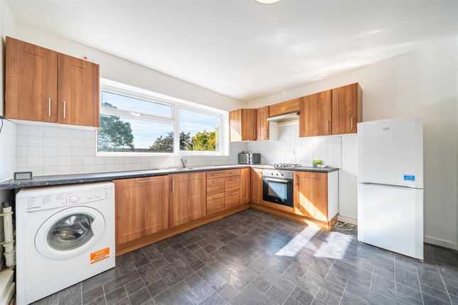 2 Clumber Court, Clumber Crescent South, Nottingham photo 2