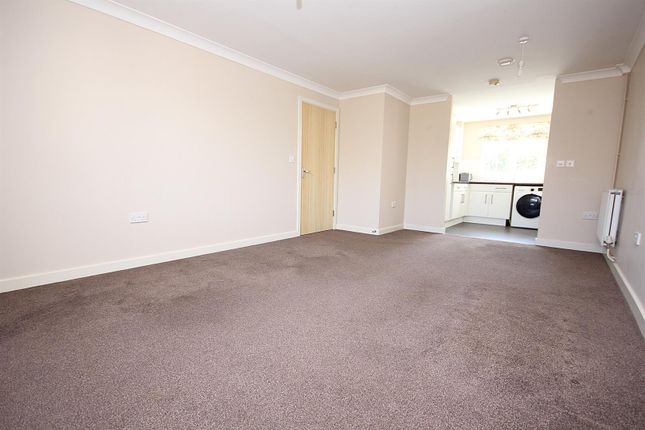5, Lynn Crescent, Fareham photo 4