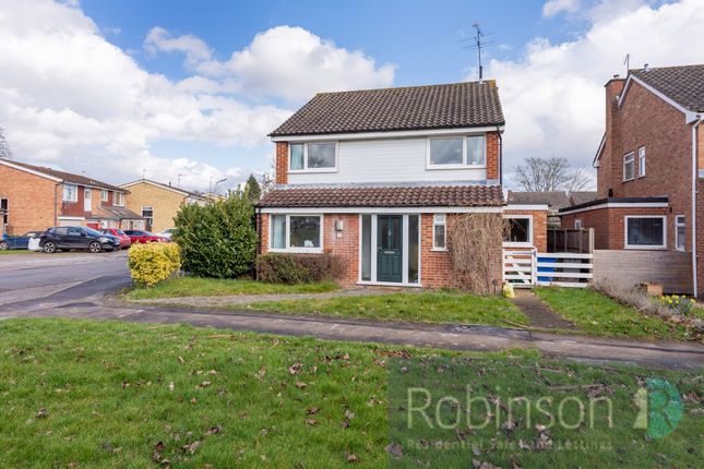 Thumbnail Detached house to rent in Lambourne Drive, Maidenhead, Berkshire