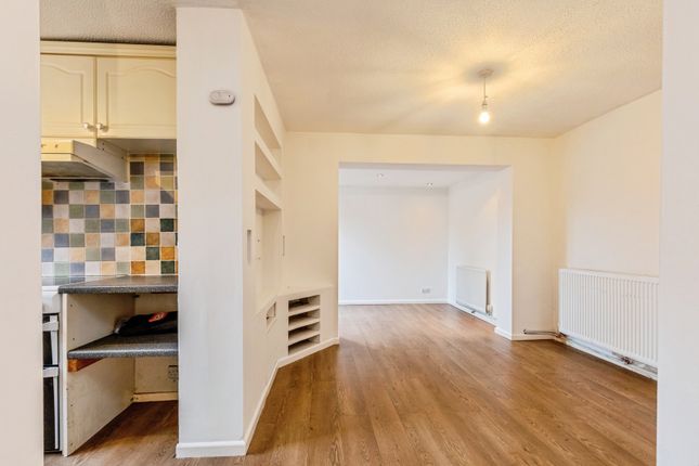 11, Cavell Court, Somerset photo 2