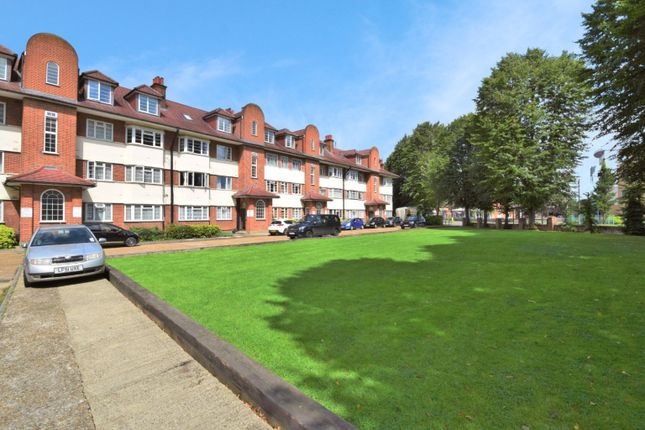 Flat to rent in Imperial Court, Imperial Drive, Harrow, Greater London