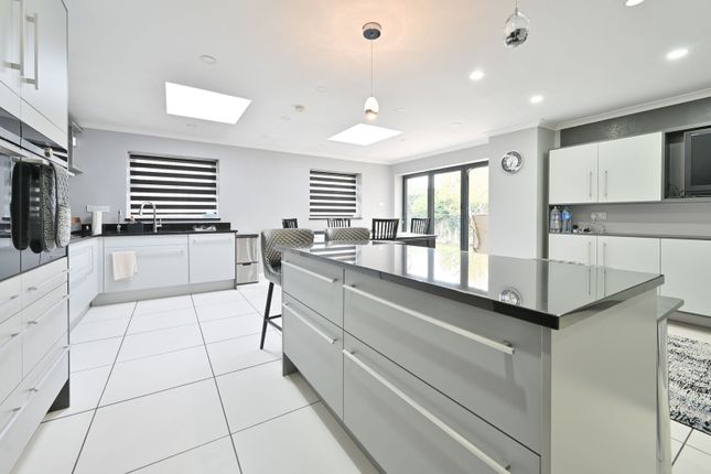 Carpenders Park ,WD19 5DY, Bushey photo 4