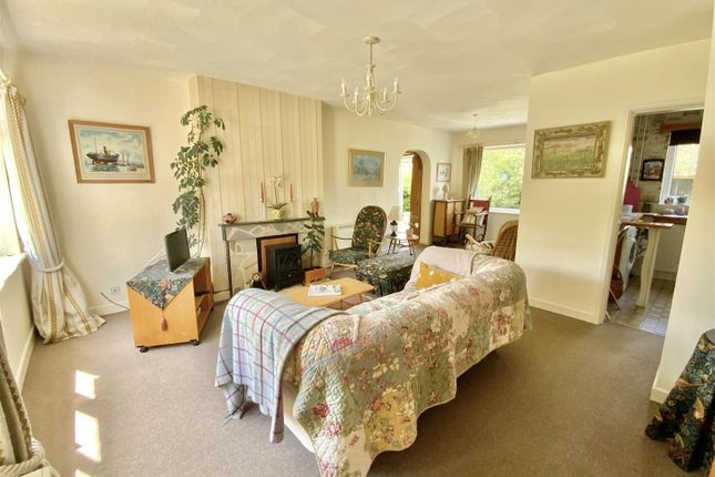 34, Goran Avenue, Stony Stratford photo 3