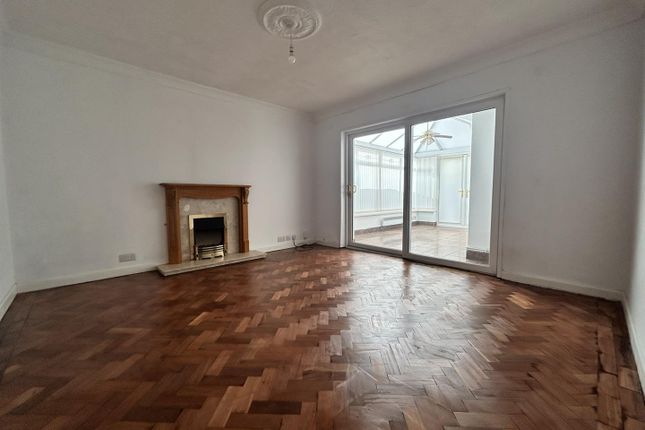 27, Maes Yr Haf, Llanelli photo 4