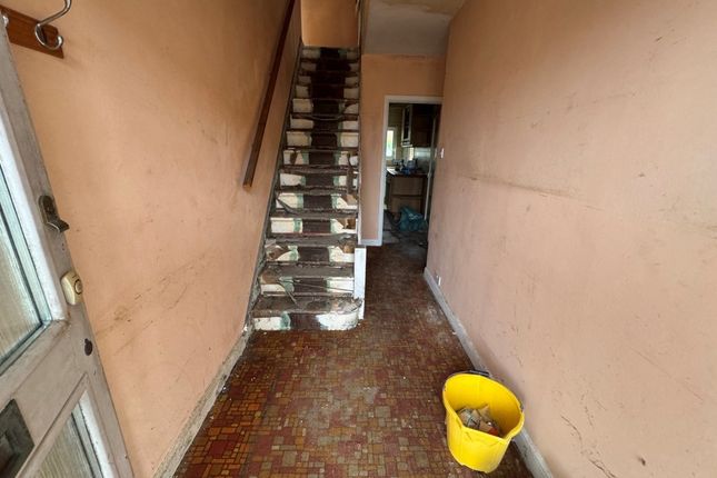 32 Kings Road, Cheriton, Folkestone photo 3