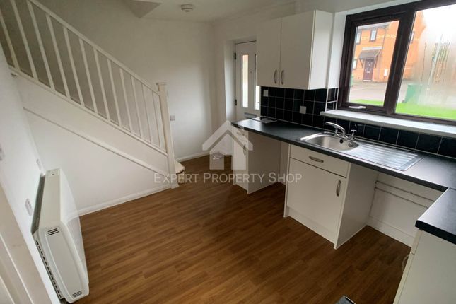 5, Kenilworth Close, Worksop photo 2