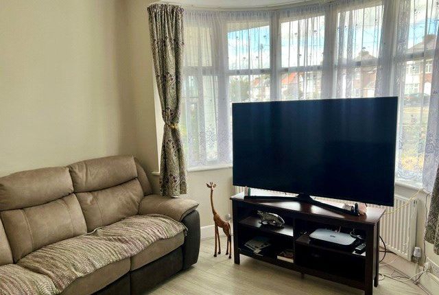 42, Shakespeare Drive, Leicester photo 3