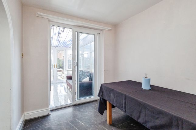 22, Windermere Crescent, Lancashire photo 4