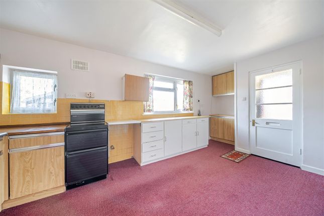 Jancris, 4 Bibberne Row, Lower Road, Sturminster Newton photo 4