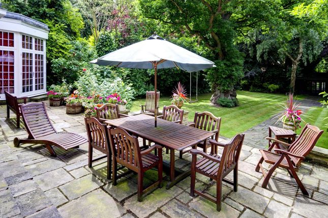 Compton House, 94, Winnington Road, London photo 4